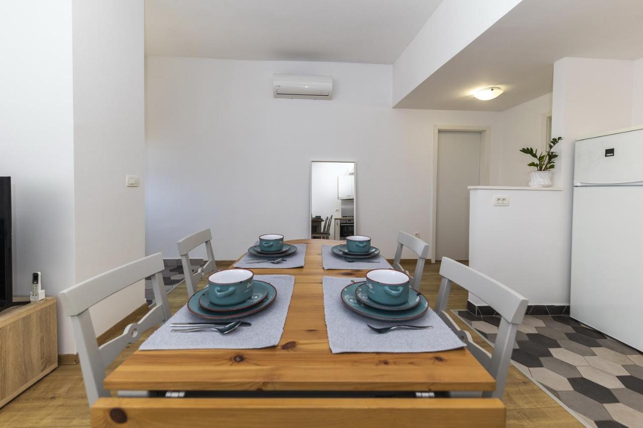 Apartments 23 And 25 With Free Private Parking Zadar Exterior photo