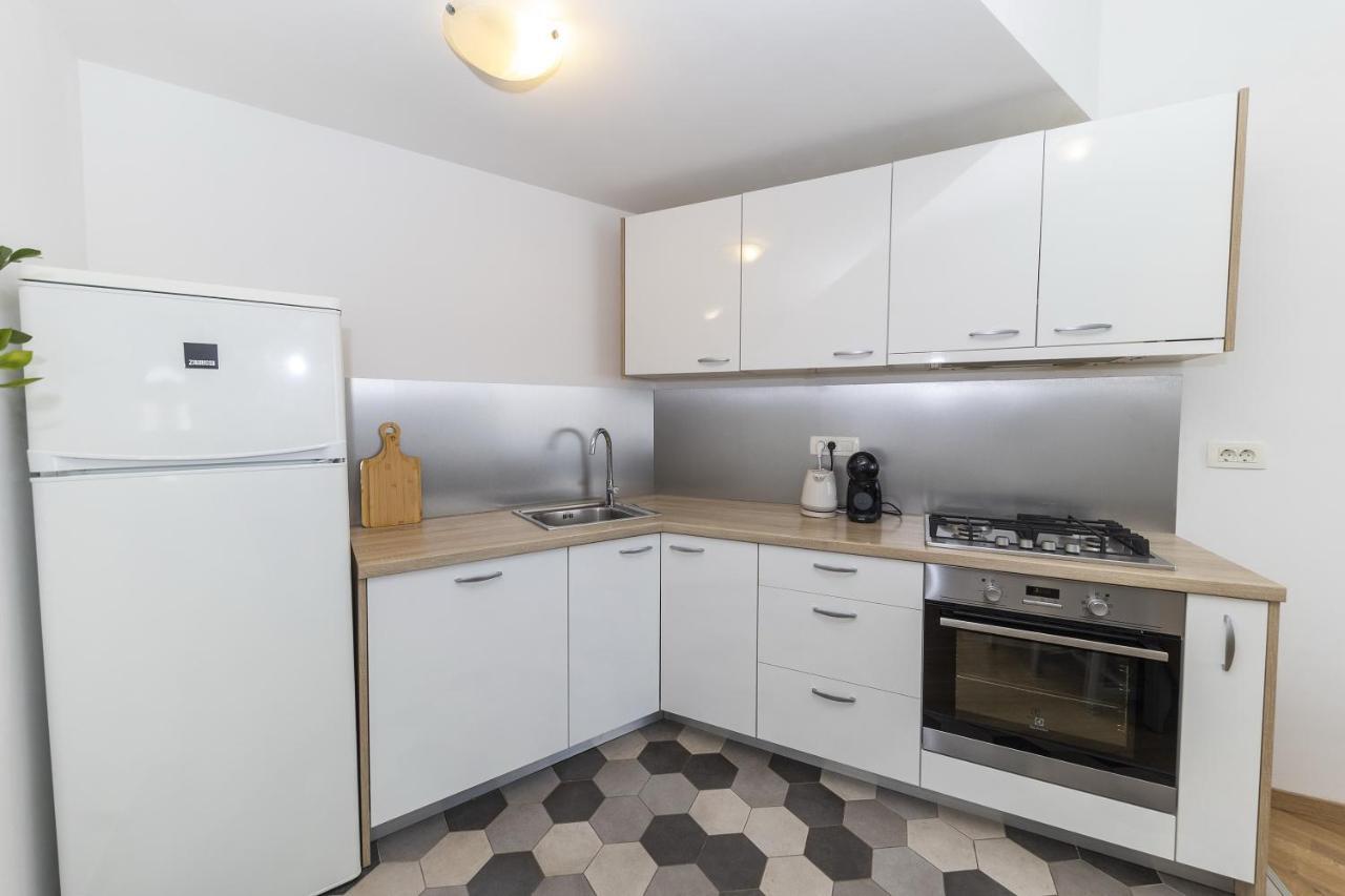 Apartments 23 And 25 With Free Private Parking Zadar Exterior photo