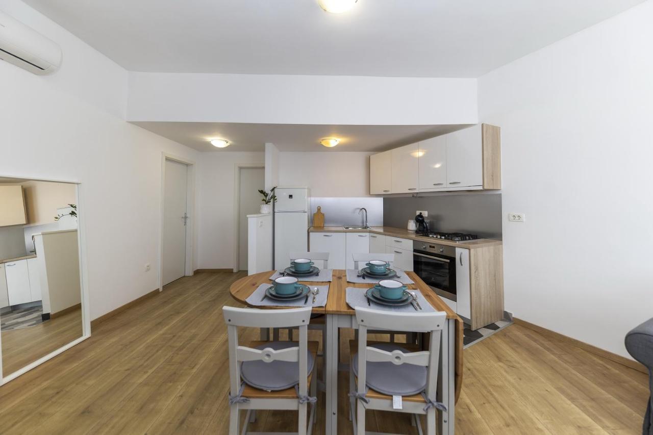Apartments 23 And 25 With Free Private Parking Zadar Exterior photo