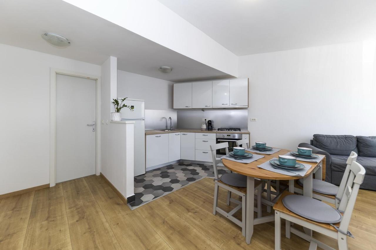 Apartments 23 And 25 With Free Private Parking Zadar Exterior photo