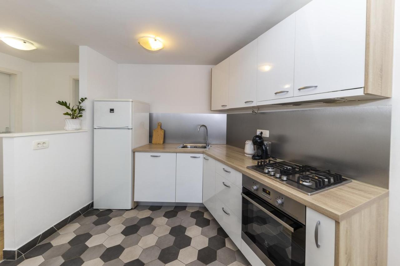Apartments 23 And 25 With Free Private Parking Zadar Exterior photo