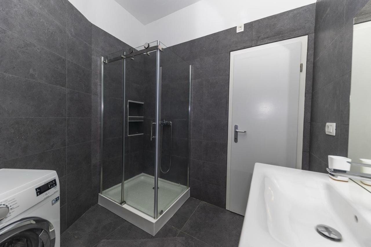 Apartments 23 And 25 With Free Private Parking Zadar Exterior photo